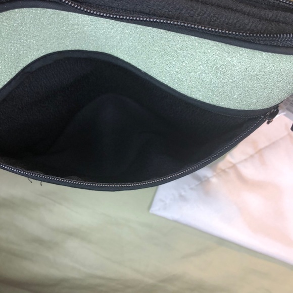 Handcrafted Spring Crossbody from Japan - Picture 3 of 6